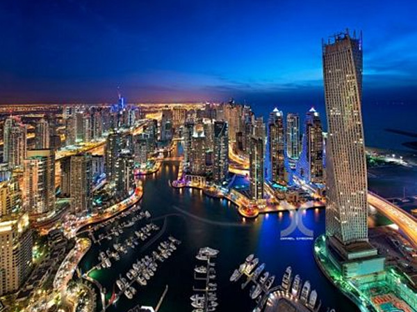 Dubai khai trương tòa tháp hình xoắn cao nhất thế giới
